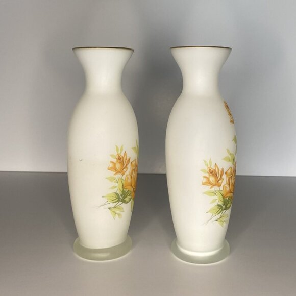 Vintage Frosted Glass Vase With Floral Roses - Picture 3 of 6